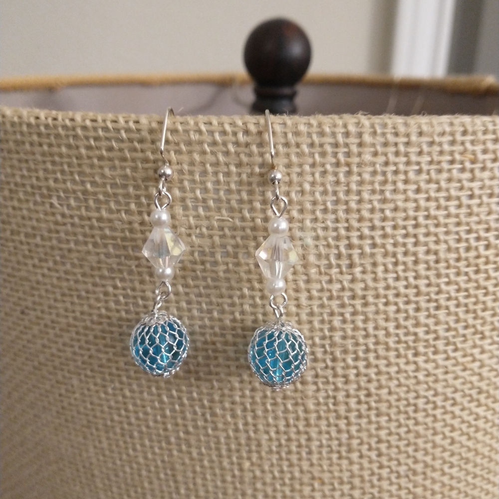 Earrings - Picture 4 of 9